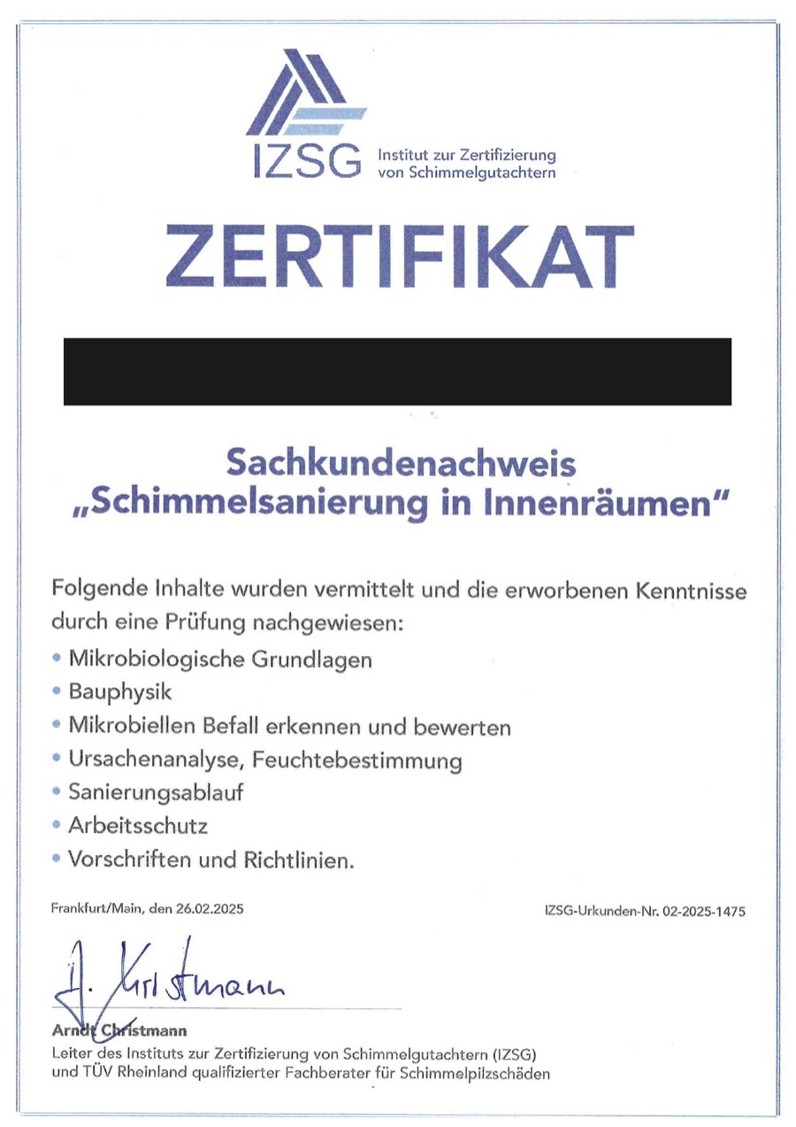 Urkunde mit geschwärzten persönlichen Daten: Sachkundenachweis Schimmelsanierung in Innenräumen des IZSG, ausgestellt für einen Mitarbeiter von HomeFix24